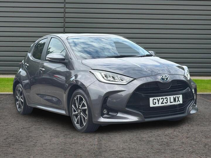 Toyota Yaris 1.5 VVT-h Design E-CVT Euro 6 (s/s) 5dr