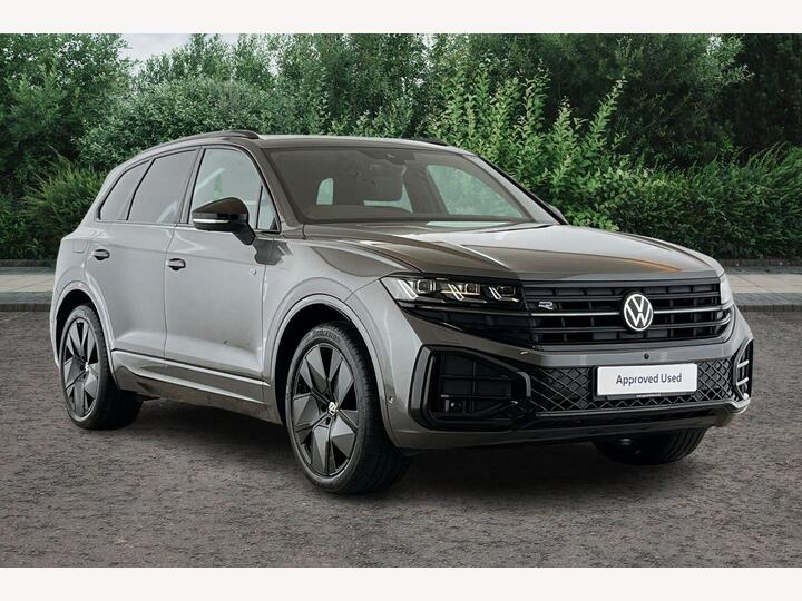 Volkswagen Touareg 3.0 TDI V6 Black Edition Tiptronic 4Motion Euro 6 (s/s) 5dr Volkswagen Touareg 3.0 TDI V6 Black Edition Tiptronic 4Motion Euro 6 (s/s) 5dr
