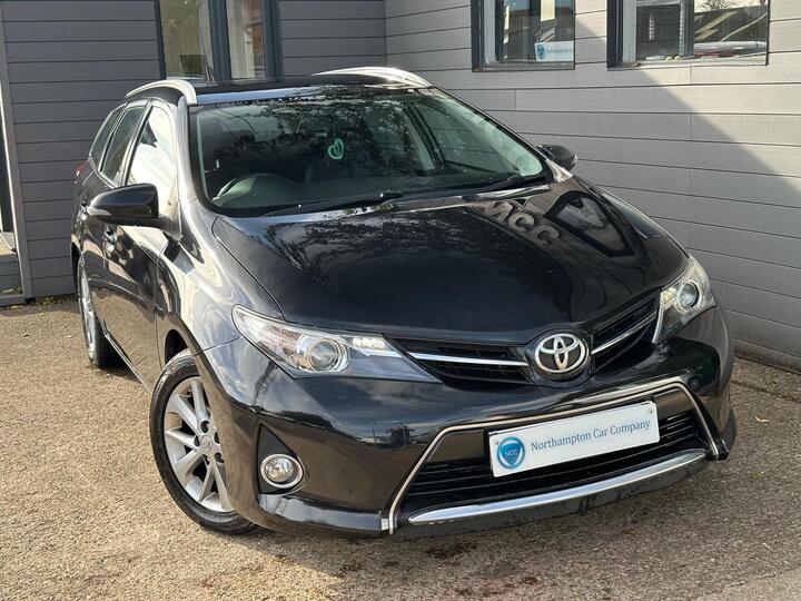 Toyota Auris 1.4 D-4D Icon Touring Sports Euro 5 (s/s) 5dr Toyota Auris 1.4 D-4D Icon Touring Sports Euro 5 (s/s) 5dr