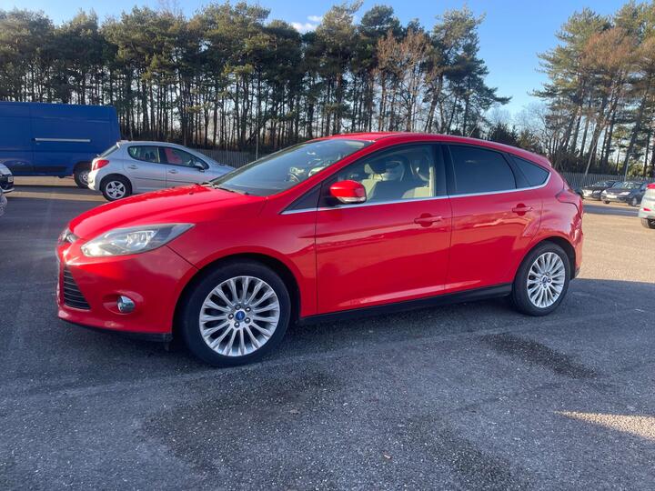 Ford Focus 1.0T EcoBoost Zetec Navigator Euro 5 (s/s) 5dr