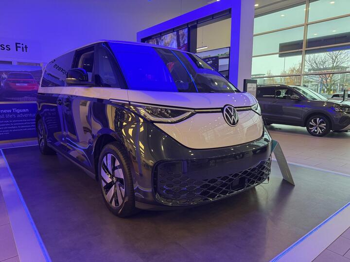 Volkswagen ID. Buzz Pro 86kWh Life Auto 5dr (LWB, 7Seat)