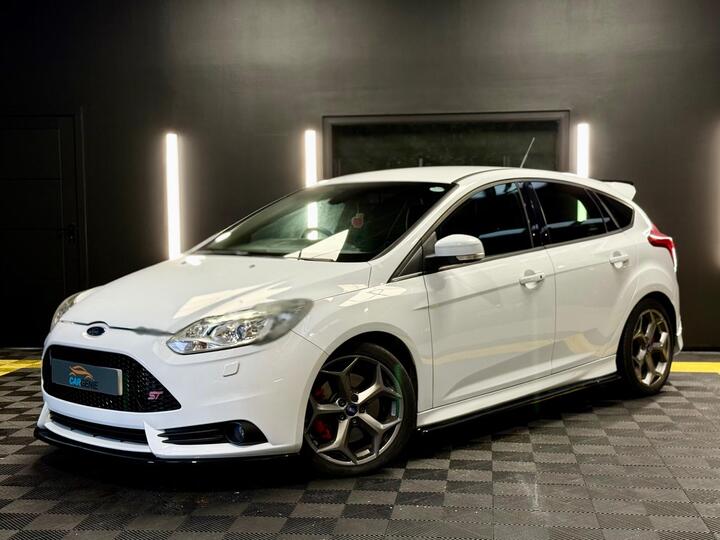 Ford Focus 2.0T EcoBoost ST-3 Euro 5 (s/s) 5dr