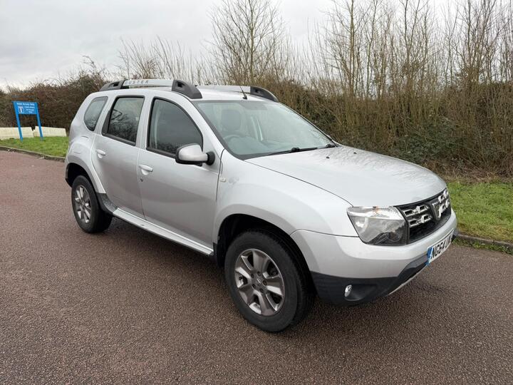 Dacia Duster 1.5 DCi Laureate Euro 5 5dr Dacia Duster 1.5 DCi Laureate Euro 5 5dr