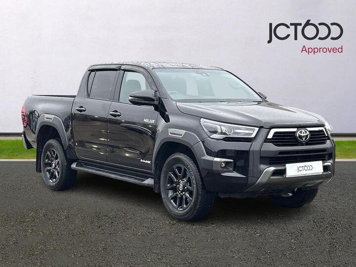 Toyota Hilux 2.8 D-4D-h Invincible X Auto 4WD Euro 6 4dr