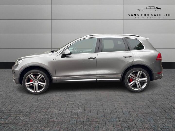 Volkswagen Touareg 3.0 TDI V6 BlueMotion Tech R-Line Tiptronic 4WD Euro 5 (s/s) 5dr Volkswagen Touareg 3.0 TDI V6 BlueMotion Tech R-Line Tiptronic 4WD Euro 5 (s/s) 5dr