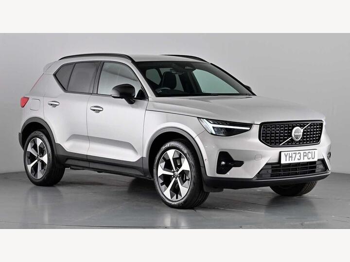 Volvo XC40 2.0 B4 MHEV Plus DCT Auto Euro 6 (s/s) 5dr