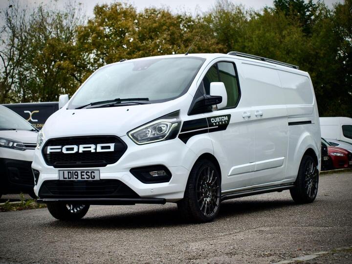 Ford TRANSIT CUSTOM 2.0 300 EcoBlue Trend Panel Van 5dr Diesel Manual L2 H1 Euro 6 (105 Ps) Ford TRANSIT CUSTOM 2.0 300 EcoBlue Trend Panel Van 5dr Diesel Manual L2 H1 Euro 6 (105 Ps)