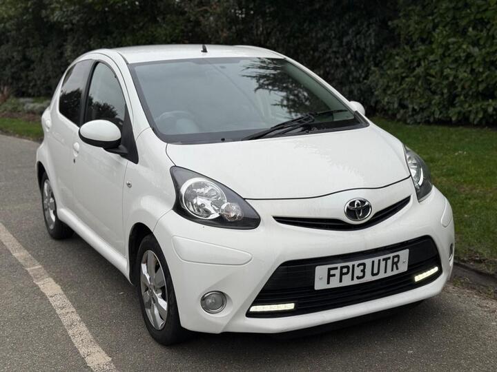 Toyota AYGO 1.0 VVT-i Fire Euro 5 5dr