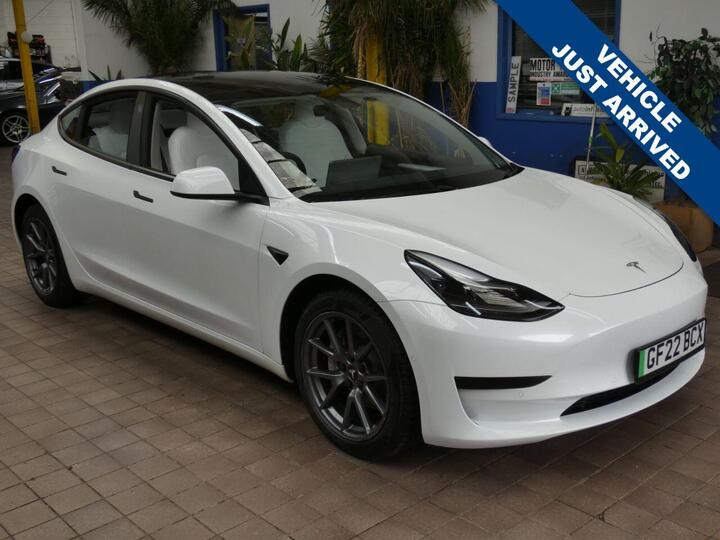 Tesla Model 3 Standard Range Plus Auto RWD 4dr