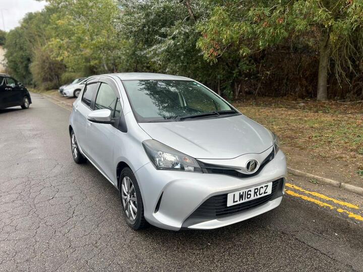 Toyota Vitz 1.3 F CVT