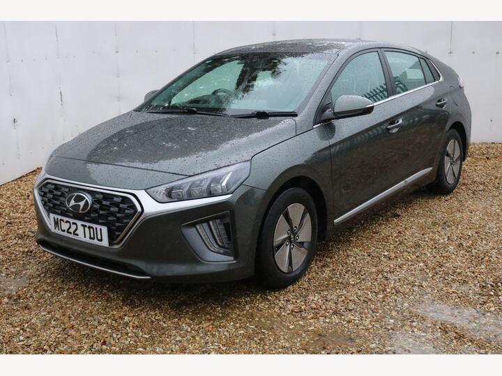 Hyundai IONIQ 1.6 H-GDi Premium DCT Euro 6 (s/s) 5dr Hyundai IONIQ 1.6 H-GDi Premium DCT Euro 6 (s/s) 5dr