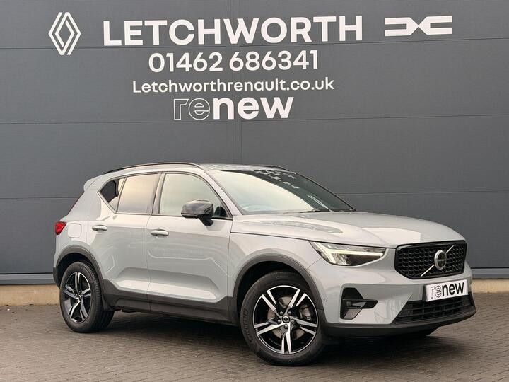 Volvo XC40 2.0 B4 MHEV Plus Dark DCT Auto Euro 6 (s/s) 5dr