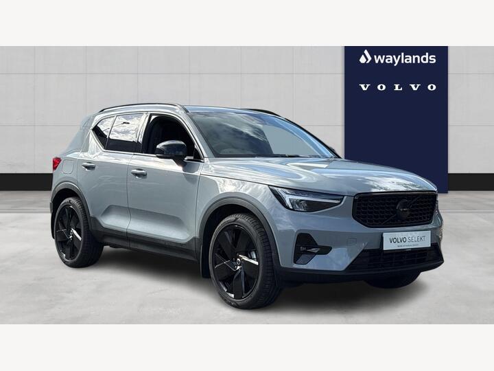 Volvo XC40 2.0 B3 MHEV Plus Black Edition DCT Auto Euro 6 (s/s) 5dr