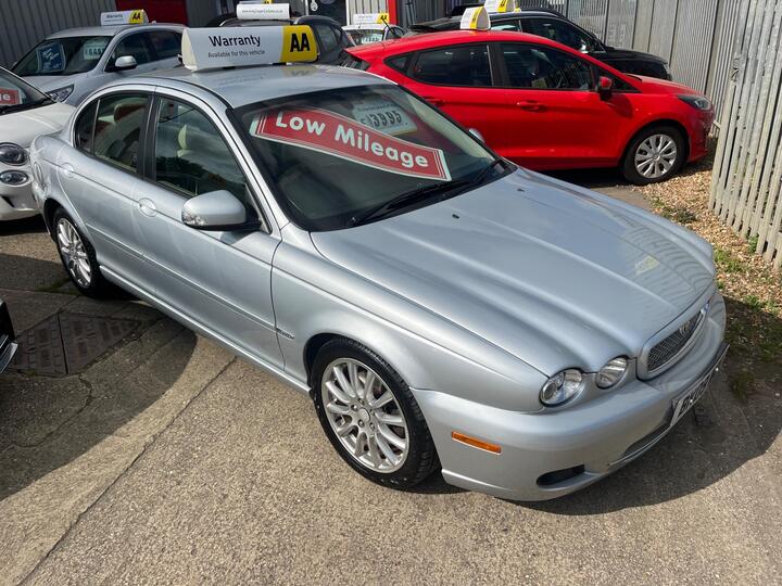 Jaguar X-Type 2.2D DPF S 4dr Jaguar X-Type 2.2D DPF S 4dr