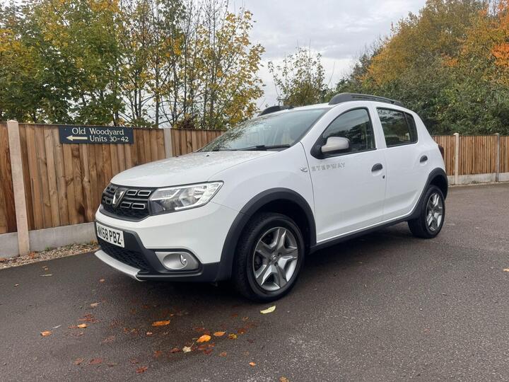 Dacia Sandero Stepway 0.9 TCe Comfort Euro 6 (s/s) 5dr Dacia Sandero Stepway 0.9 TCe Comfort Euro 6 (s/s) 5dr