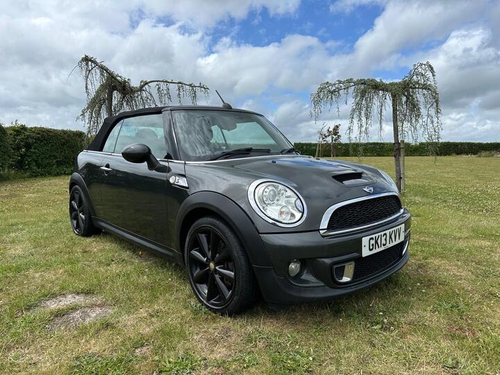 MINI Convertible 1.6 Cooper S Euro 5 (s/s) 2dr