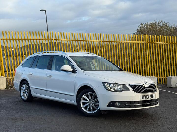 Skoda Superb 1.6 TDI Elegance GreenLine III Euro 5 (s/s) 5dr Skoda Superb 1.6 TDI Elegance GreenLine III Euro 5 (s/s) 5dr