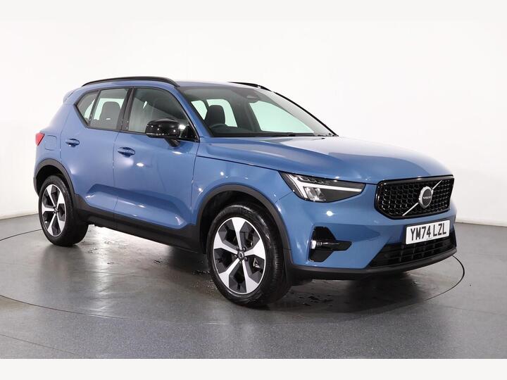 Volvo XC40 2.0 B4 MHEV Plus Dark DCT Auto Euro 6 (s/s) 5dr