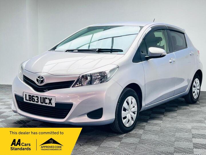 Toyota Yaris 1.0Dual VVT-i TR Multidrive S Euro 5 5dr