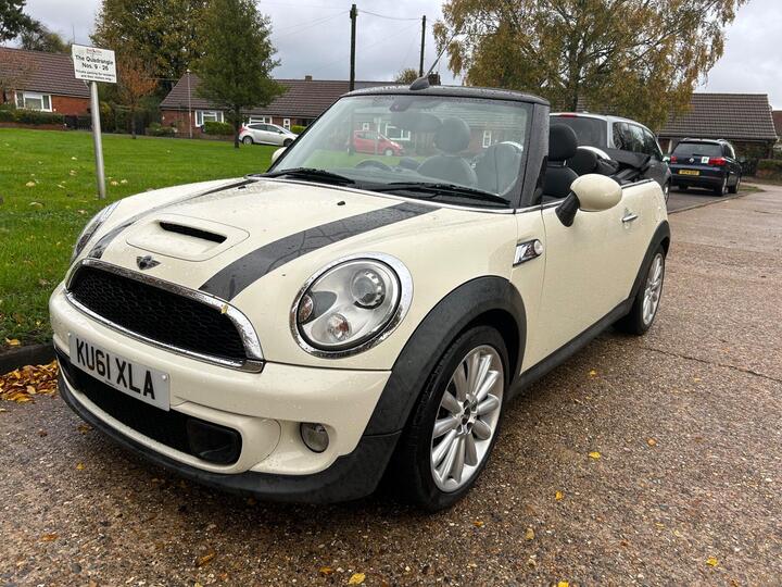 MINI Convertible 1.6 Cooper S Euro 5 (s/s) 2dr