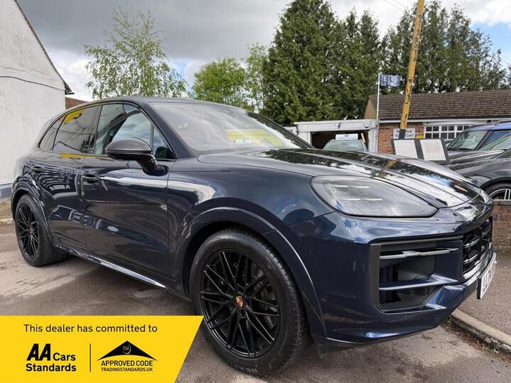 Porsche Cayenne 4.0T V8 GTS TiptronicS 4WD Euro 6 (s/s) 5dr Porsche Cayenne 4.0T V8 GTS TiptronicS 4WD Euro 6 (s/s) 5dr