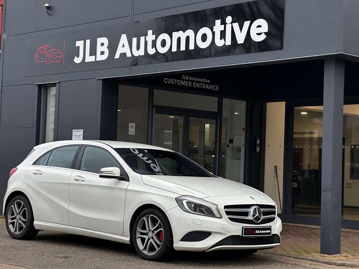 Mercedes-Benz A-CLASS 1.6 A200 BlueEfficiency Sport 7G-DCT Euro 6 (s/s) 5dr Mercedes-Benz A-CLASS 1.6 A200 BlueEfficiency Sport 7G-DCT Euro 6 (s/s) 5dr