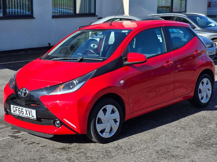 Toyota AYGO 1.0 VVT-i X-play X-shift Euro 6 5dr