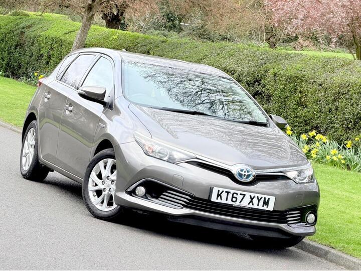 Toyota AURIS 1.8 VVT-h Icon Tech CVT Euro 6 (s/s) 5dr