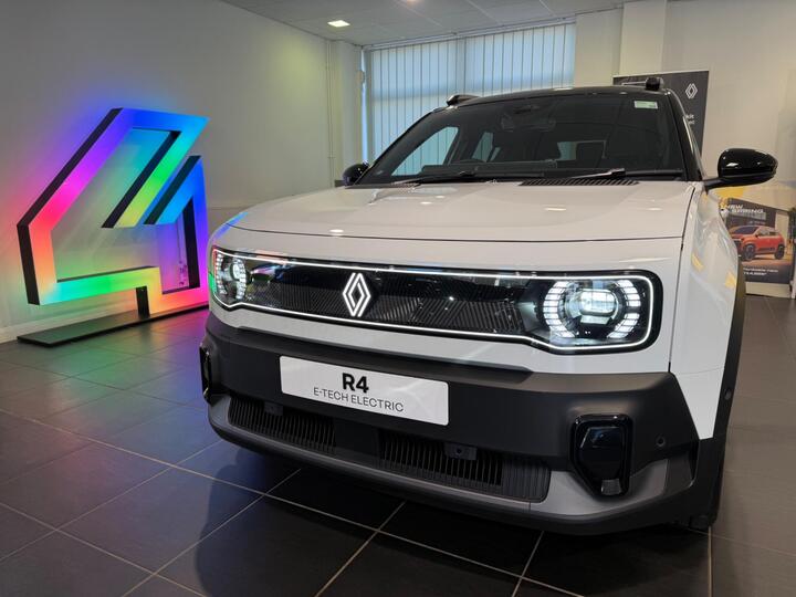 Renault Renault 4 E-Tech Electric Comfort Range 52kWh Iconic+ Auto 5dr