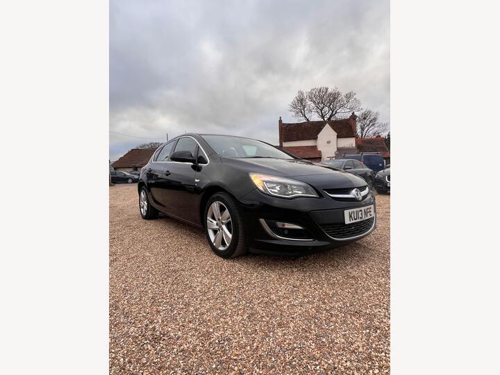 Vauxhall Astra 1.4 16v SRi Euro 5 5dr Vauxhall Astra 1.4 16v SRi Euro 5 5dr