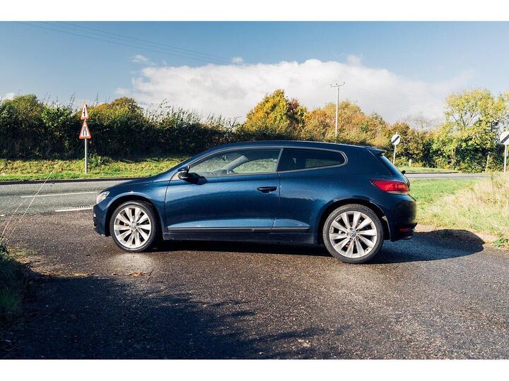 Volkswagen Scirocco 2.0 TDI BlueMotion Tech GT Euro 5 (s/s) 3dr (Leather, Nav) Volkswagen Scirocco 2.0 TDI BlueMotion Tech GT Euro 5 (s/s) 3dr (Leather, Nav)