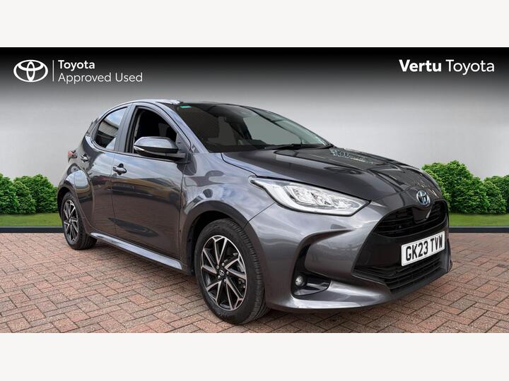 Toyota Yaris 1.5 VVT-h Design E-CVT Euro 6 (s/s) 5dr