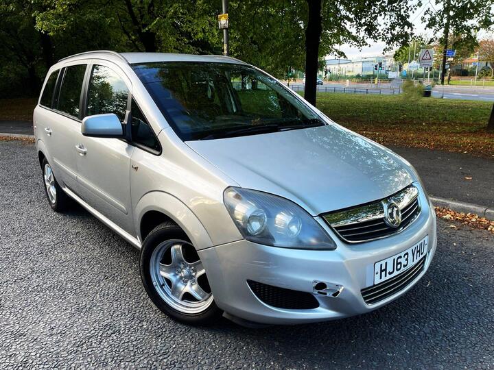 Vauxhall Zafira 1.6 16V Exclusiv Euro 5 5dr Vauxhall Zafira 1.6 16V Exclusiv Euro 5 5dr