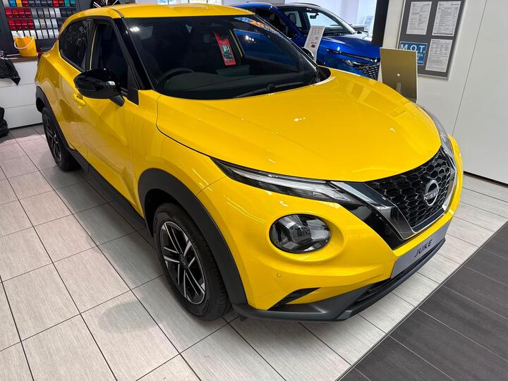 Nissan Juke 1.0 DIG-T N-Connecta Euro 6 (s/s) 5dr