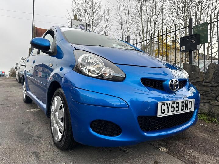 Toyota AYGO 1.0 VVT-i Blue Euro 4 5dr Toyota AYGO 1.0 VVT-i Blue Euro 4 5dr
