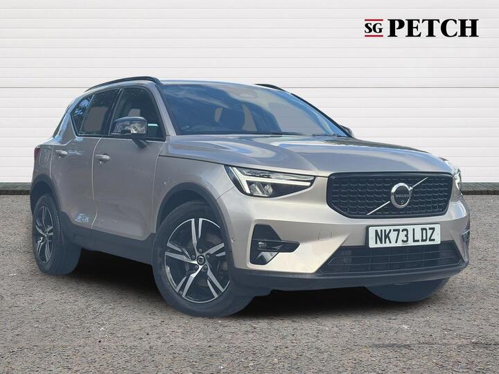 Volvo XC40 2.0 B3 MHEV Plus Dark DCT Auto Euro 6 (s/s) 5dr