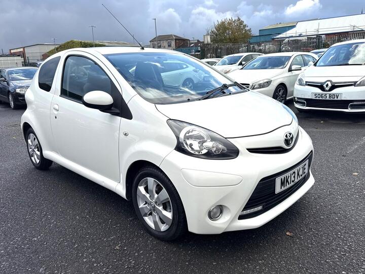 Toyota AYGO 1.0 VVT-i Fire Euro 5 3dr Toyota AYGO 1.0 VVT-i Fire Euro 5 3dr