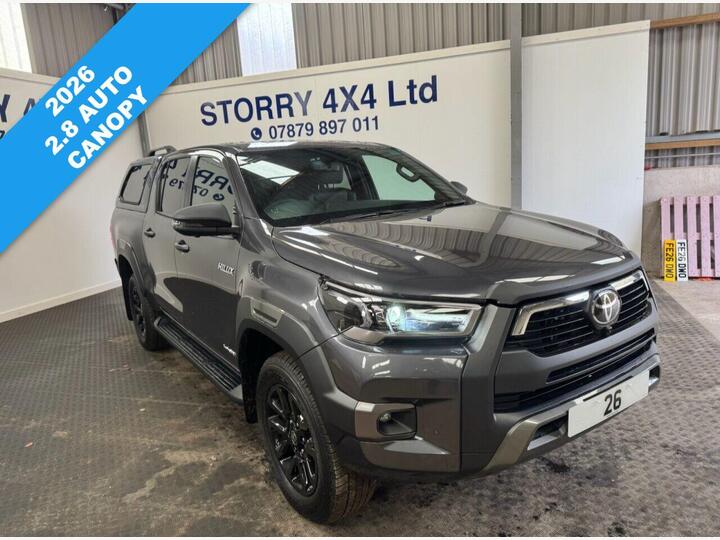 Toyota HI-LUX 2.8 D-4D-h Invincible X Auto 4WD Euro 6 4dr