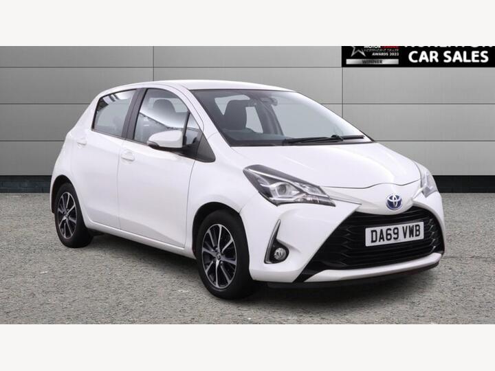 Toyota YARIS 1.5 VVT-h Icon Tech E-CVT Euro 6 (s/s) 5dr