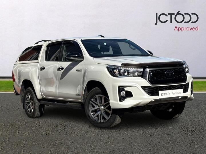 Toyota Hilux 2.4 D-4D Invincible X Auto 4WD Euro 6 (s/s) 4dr (TSS)