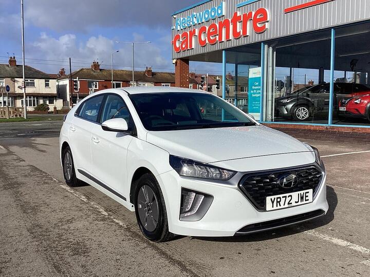 Hyundai IONIQ 1.6 H-GDi Premium DCT Euro 6 (s/s) 5dr Hyundai IONIQ 1.6 H-GDi Premium DCT Euro 6 (s/s) 5dr