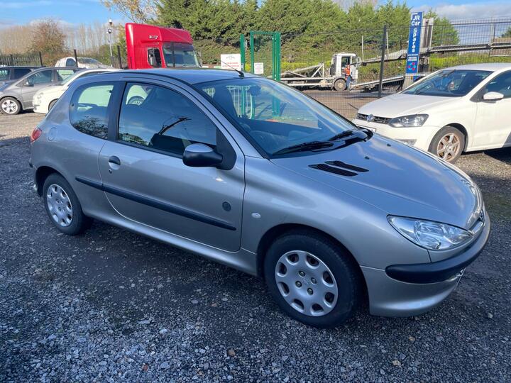 Peugeot 206 1.1 8v Independence 3dr Peugeot 206 1.1 8v Independence 3dr