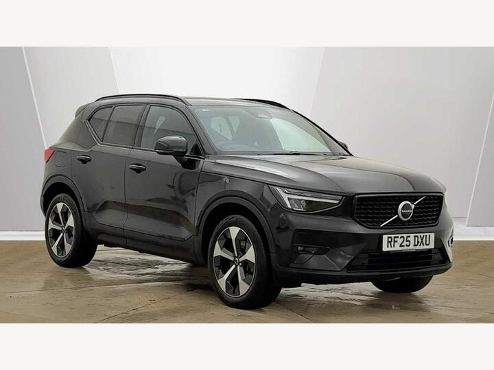 Volvo XC40 2.0 B4 MHEV Plus Dark DCT Auto Euro 6 (s/s) 5dr