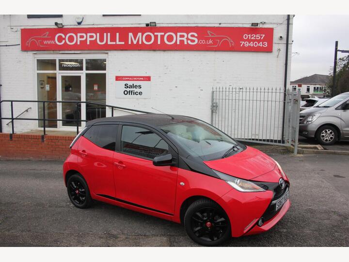 Toyota AYGO 1.0 VVT-i X-cite 4 Red Bi-Tone Euro 6 5dr