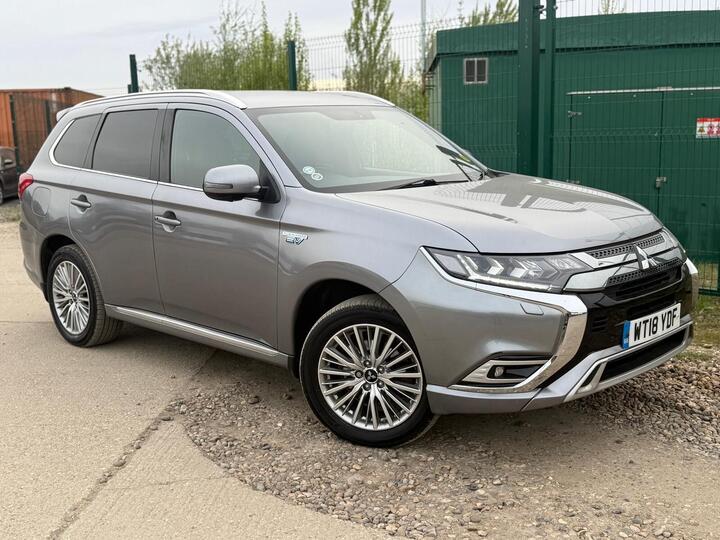 Mitsubishi Outlander 2.4h TwinMotor 13.8kWh 4h CVT 4WD Euro 6 (s/s) 5dr Mitsubishi Outlander 2.4h TwinMotor 13.8kWh 4h CVT 4WD Euro 6 (s/s) 5dr
