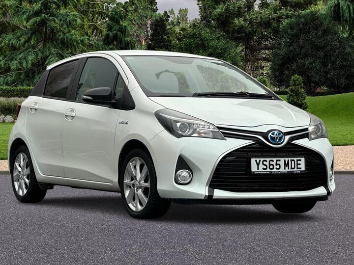 Toyota Yaris 1.5 VVT-h Sport E-CVT Euro 6 5dr Toyota Yaris 1.5 VVT-h Sport E-CVT Euro 6 5dr