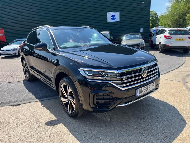 Volkswagen Touareg 3.0 TDI V6 R-Line Tech Tiptronic 4Motion Euro 6 (s/s) 5dr Volkswagen Touareg 3.0 TDI V6 R-Line Tech Tiptronic 4Motion Euro 6 (s/s) 5dr