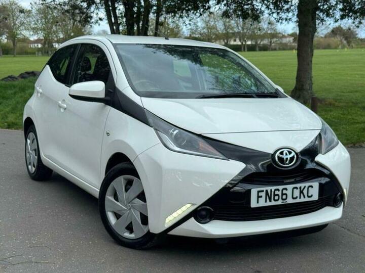 Toyota AYGO 1.0 VVT-i X-play Euro 6 5dr
