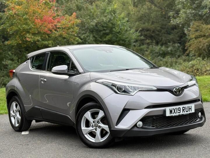 Toyota C-HR 1.2 VVT-i Icon Euro 6 (s/s) 5dr Toyota C-HR 1.2 VVT-i Icon Euro 6 (s/s) 5dr