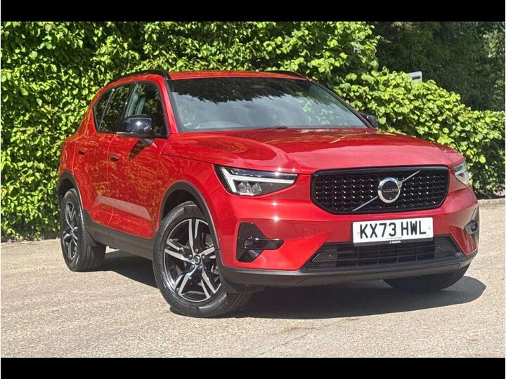 Volvo XC40 2.0 B4 MHEV Plus Dark DCT Auto Euro 6 (s/s) 5dr